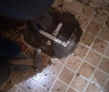 贺州市卫生间漏水维修公司为您分享下卫生间渗水如何处理及注意事项